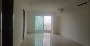 Room in 3 BHK Apartment at Lokhandwala Minerva Mahalaxmi, Mahalaxmi – for Rent