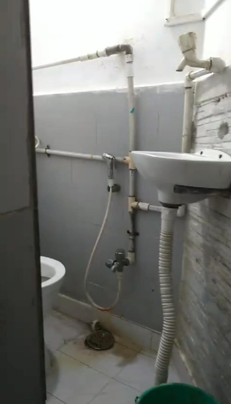 Bathroom, esplanade Commercial Office Space 600 Sq.Ft. In Esplanade Kolkata 9503914