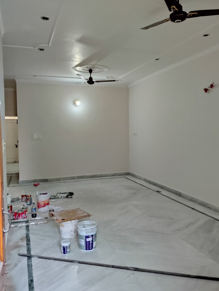 Hall, sector 16 3 Bedroom 2250 Sq.Ft. Builder Floor In Sector 16 Faridabad 9503952