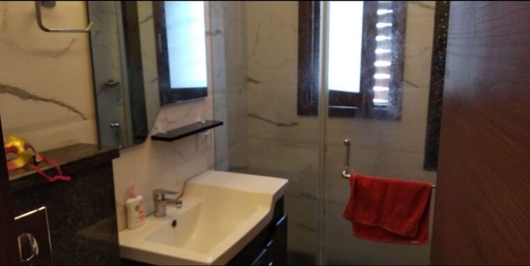 Bathroom, lajpat nagar 2 Bedroom 800 Sq.Ft. Builder Floor In Lajpat Nagar Delhi 9504019