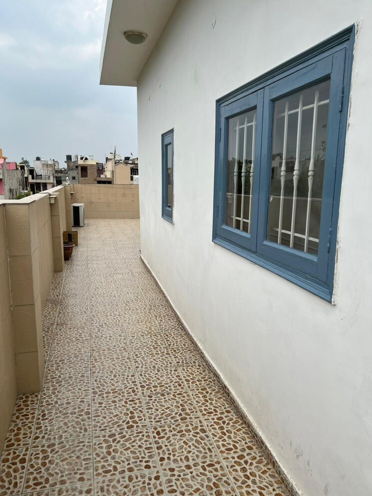 Balcony, lajpat nagar 2 Bedroom 800 Sq.Ft. Builder Floor In Lajpat Nagar Delhi 9504019