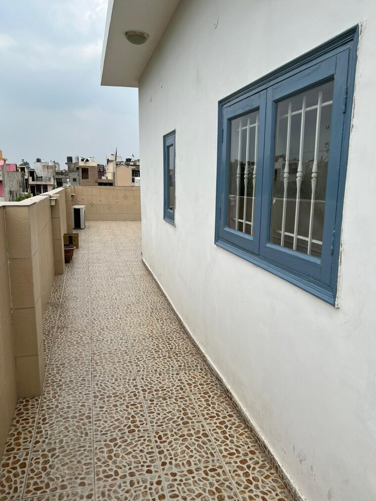 Balcony, lajpat nagar 2 Bedroom 800 Sq.Ft. Builder Floor In Lajpat Nagar Delhi 9504019