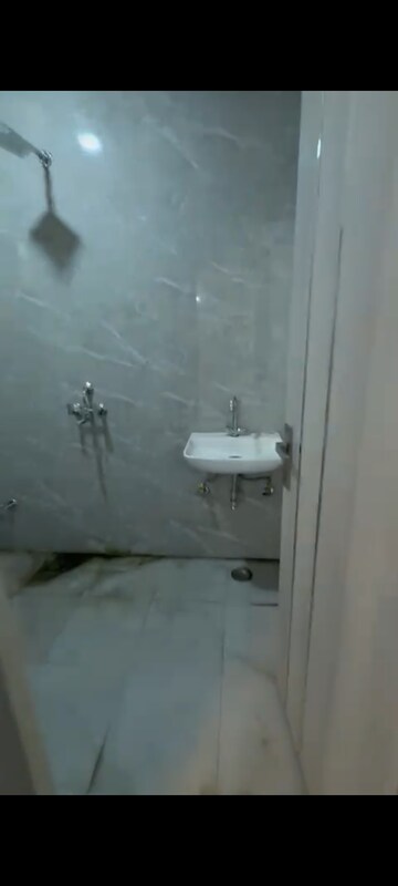 Bathroom in 3 BHK Builder Floor at Maya Homes, Indrapuram – for Rent