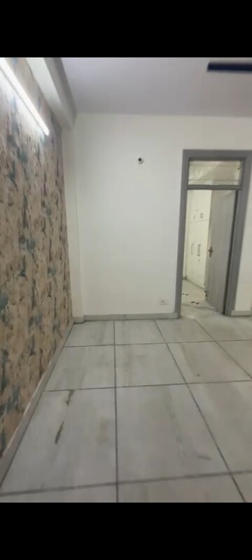 Bathroom in 3 BHK Builder Floor at Maya Homes, Indrapuram – for Rent