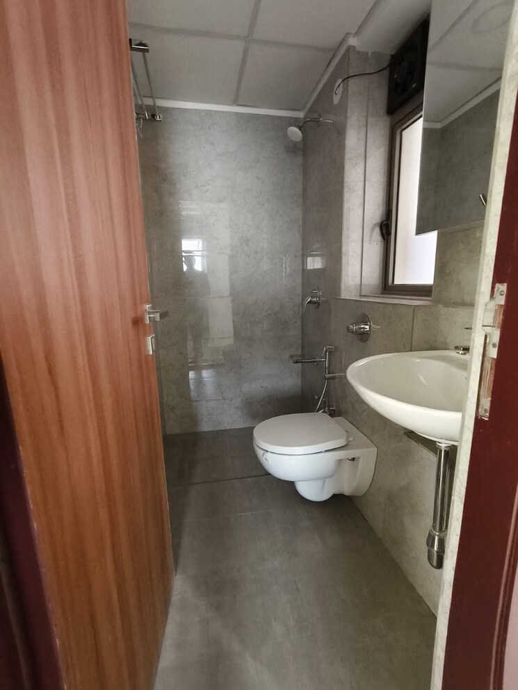 Bathroom, sheth-irene 2 Bedroom 634 Sq.Ft. Apartment In Malad West Mumbai 9504109