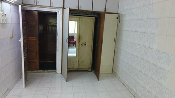 Room in 1 BHK Apartment at Kalina – for Rent