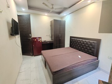 1 RK Builder Floor For Rent in Queens Plaza, Sector 43