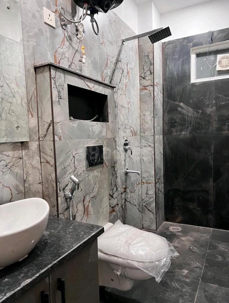 Bathroom, central-town 2 Bedroom 1350 Sq.Ft. Apartment In Vip Road Zirakpur 9504213