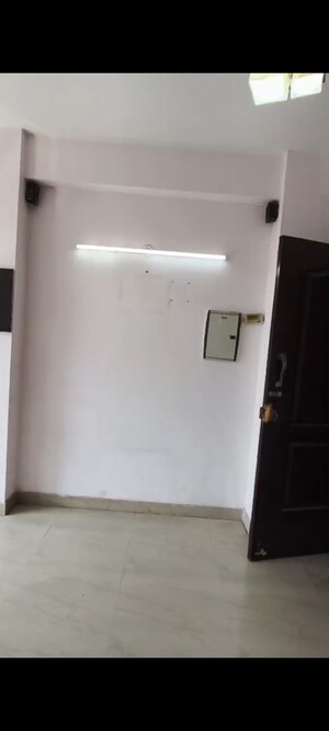 Room in 2.5 BHK Apartment at Rishabh Platinum, Indrapuram – for Sale