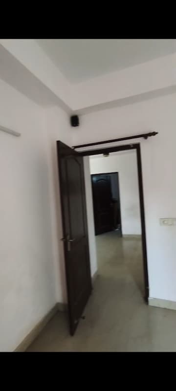 Furnished Amenities in 2.5 BHK Apartment at Rishabh Platinum, Indrapuram – for Sale