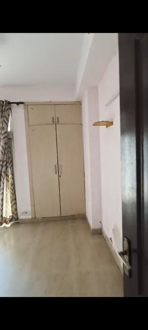 Building Lobby in 2.5 BHK Apartment at Rishabh Platinum, Indrapuram – for Sale