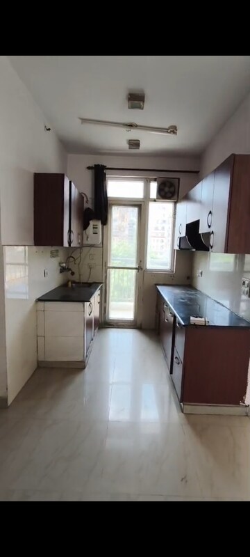 Kitchen in 2.5 BHK Apartment at Rishabh Platinum, Indrapuram – for Sale