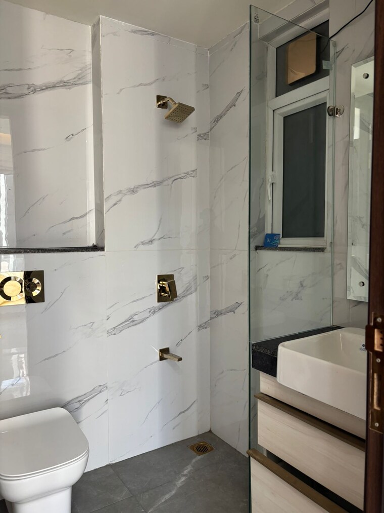 Bathroom, smart-world-orchard 3 Bedroom 1680 Sq.Ft. Apartment In Sector 61 Gurgaon 9504461