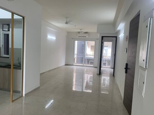 Room in 3 BHK Apartment at Smart World Orchard, Sector 61 – for Rent