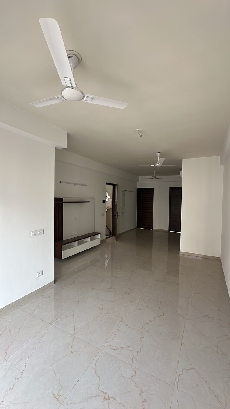 Kitchen, smart-world-orchard 3 Bedroom 1680 Sq.Ft. Apartment In Sector 61 Gurgaon 9504459