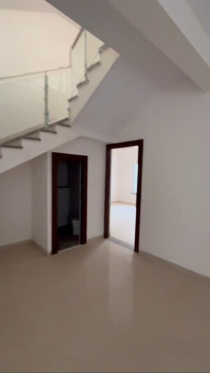Room in 4 BHK Villa at SMR SMS Vinay Casa Carino, Bandlaguda Jagir – for Sale
