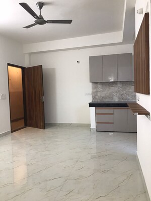 Room in 4 BHK Builder Floor at Sector 102 – for Rent