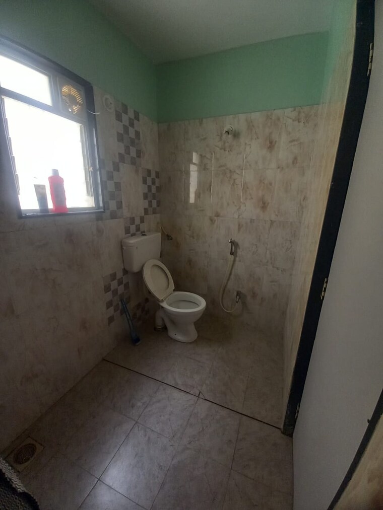 Bathroom, jori-dagade-splendour-greens-seetai-lake 2 Bedroom 1000 Sq.Ft. Apartment In Bhugaon Pune 9504276