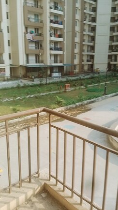 3 BHK + Pooja Room Apartment For Sale in Amrapali Golf Homes