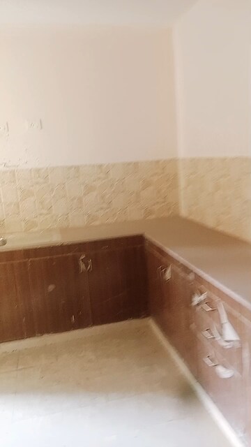 Furnished Amenities in 3 BHK Apartment at Amrapali Golf Homes, Sector 4 Greater Noida – for Sale