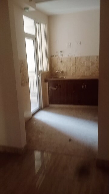 Furnished Amenities in 3 BHK Apartment at Amrapali Golf Homes, Sector 4 Greater Noida – for Sale