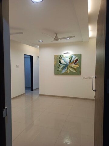 Room in 2 BHK Apartment at Sri Zynergy, Suman Nagar – for Rent