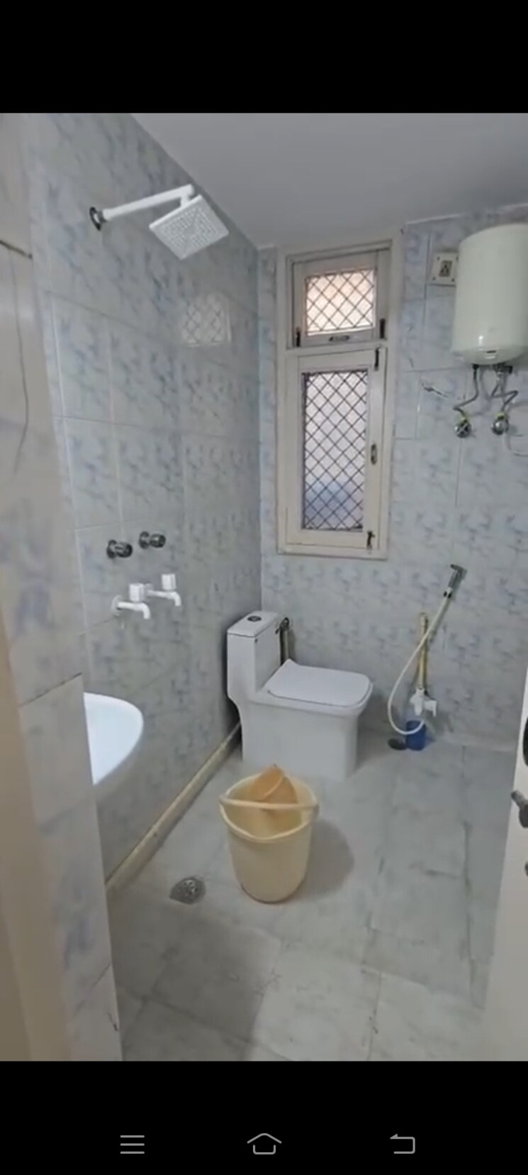 Bathroom, srijan-apartments 2 Bedroom 950 Sq.Ft. Apartment In Sector 62 Noida 9504626