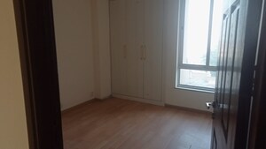 Room in 3 BHK Apartment at Unitech Escape, Sector 50 – for Rent