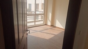 Room in 3 BHK Apartment at Unitech Escape, Sector 50 – for Rent