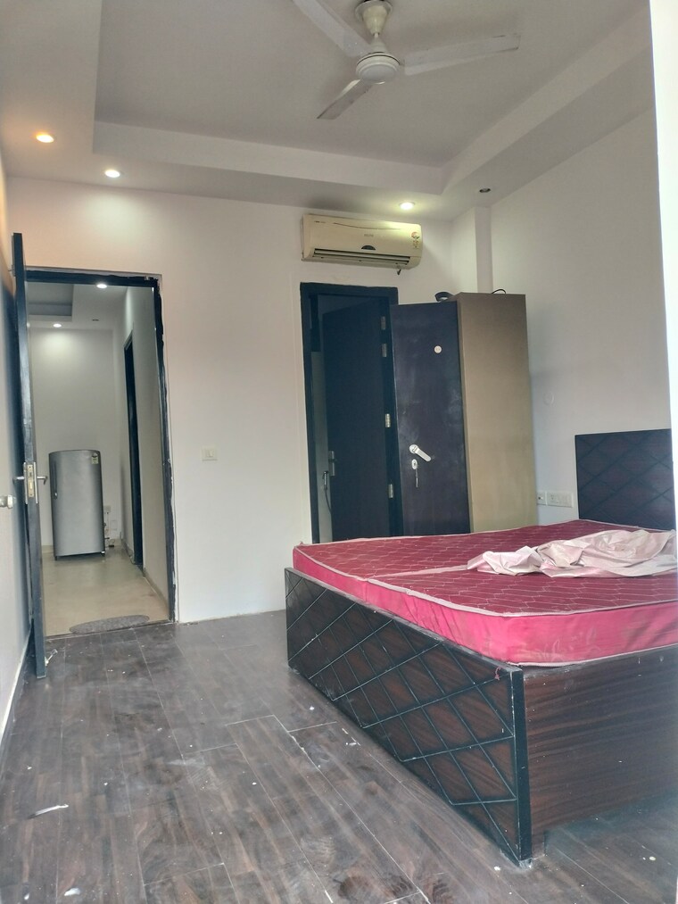 Bedroom, sushant lok i 3 Bedroom 215 Sq.Yd. Builder Floor In Sushant Lok I Gurgaon 9504671