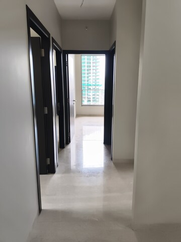 Room in 2 BHK Apartment at Veena Saaz, Kandivali East – for Rent