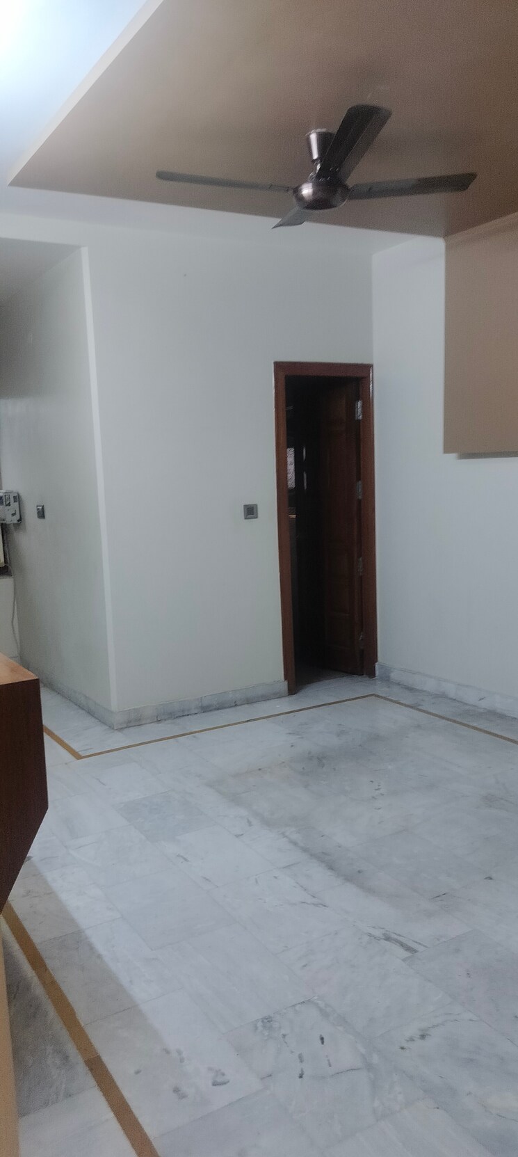 Room, janakpuri 3 Bedroom 1300 Sq.Ft. Builder Floor In Janakpuri Delhi 9504813