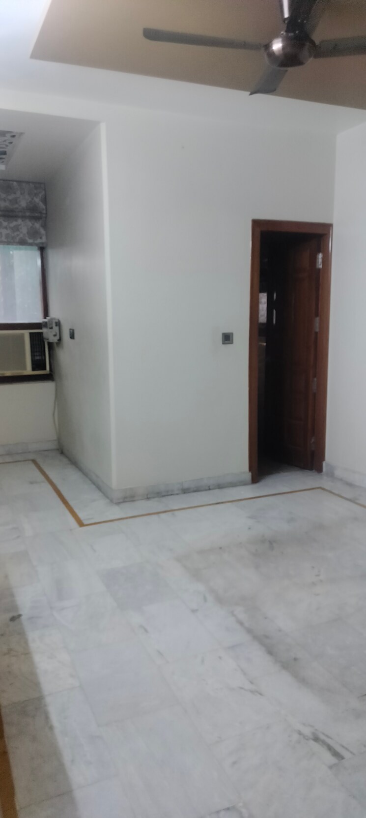 Room, janakpuri 3 Bedroom 1300 Sq.Ft. Builder Floor In Janakpuri Delhi 9504813