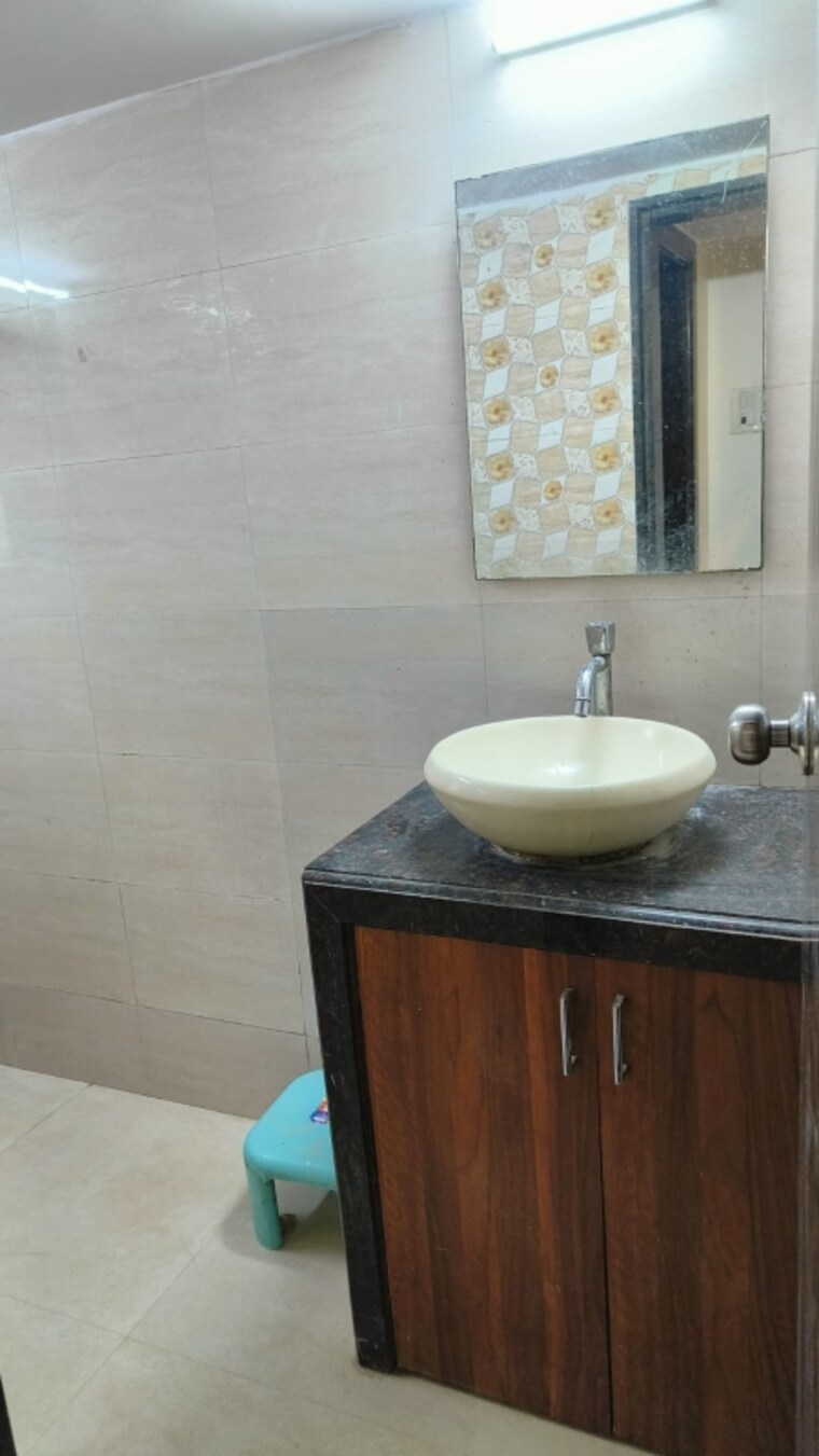 Bathroom, rose-garden-chs-santacruz 2 Bedroom 635 Sq.Ft. Apartment In Santacruz East Mumbai 9504823