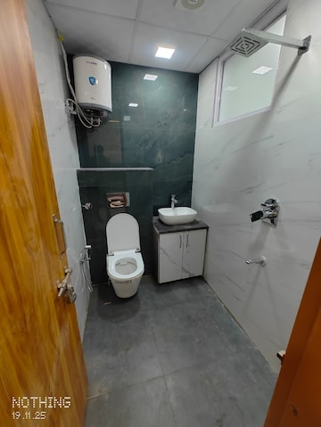 Bathroom in 1 BHK Builder Floor at Sector 43 – for Rent