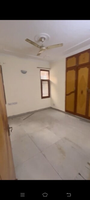 Room in 3 BHK Apartment at Telecom City, Sector 62 – for Rent
