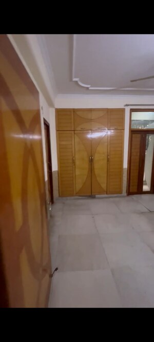Room in 3 BHK Apartment at Telecom City, Sector 62 – for Rent