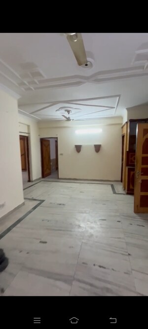 Room in 3 BHK Apartment at Telecom City, Sector 62 – for Rent