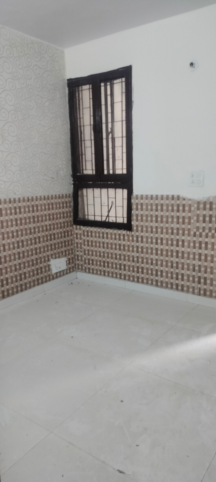 Room, janakpuri 3 Bedroom 1250 Sq.Ft. Apartment In Janakpuri Delhi 9504985