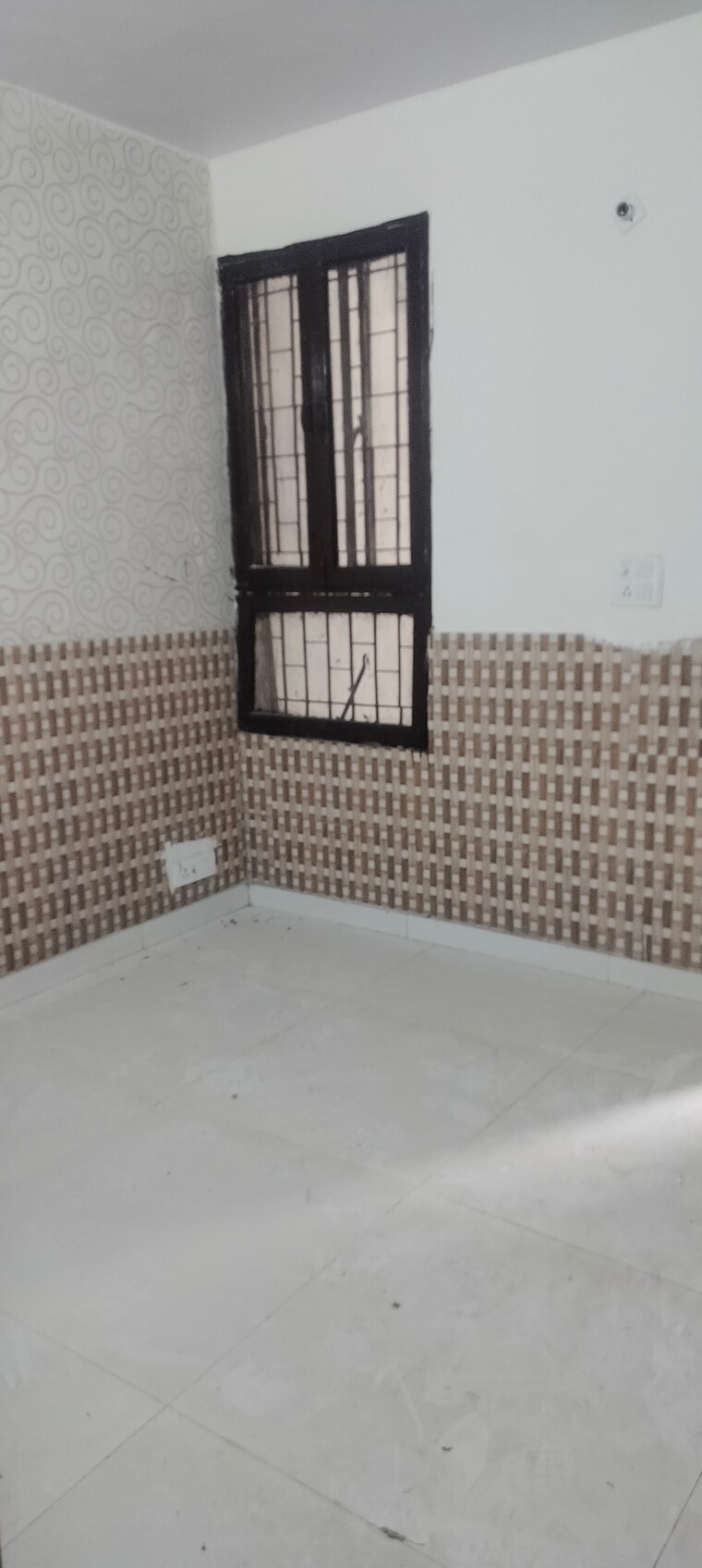 Room, janakpuri 3 Bedroom 1250 Sq.Ft. Apartment In Janakpuri Delhi 9504985