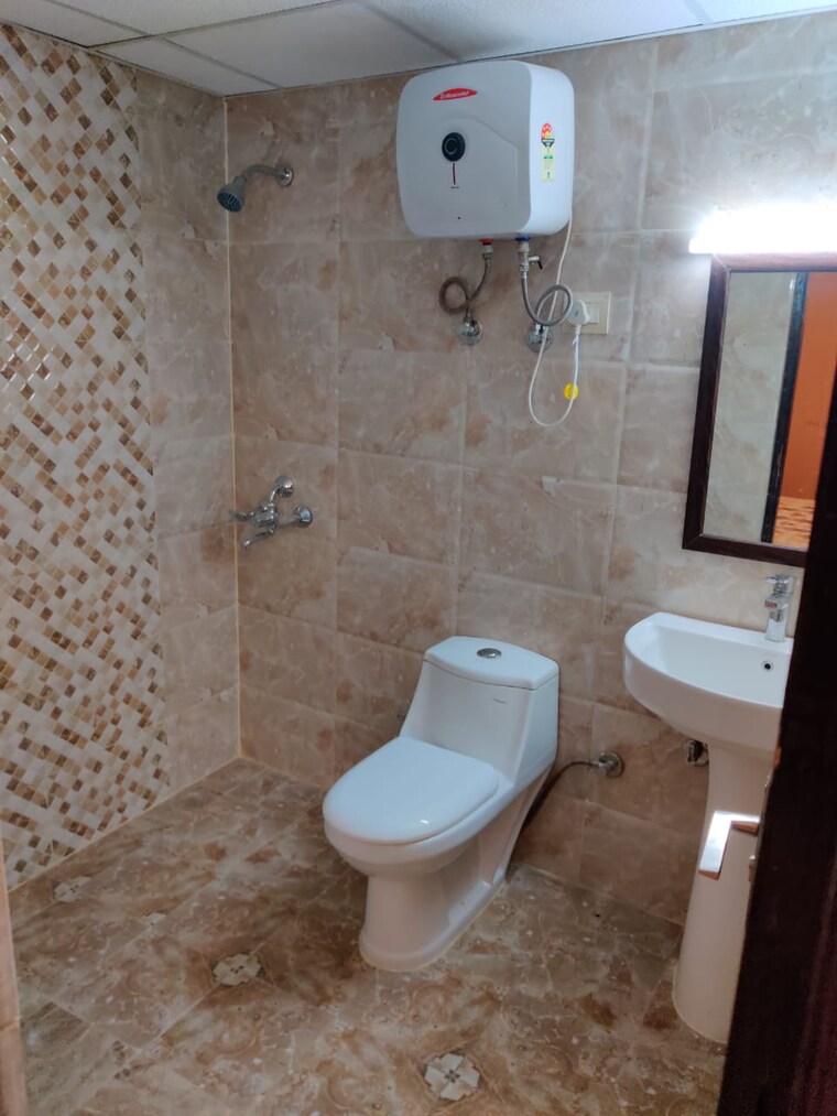 Attached Bathroom, supertech-czar-suites 1 RK 454 Sq.Ft. Apartment In Omicron I Greater Noida Greater Noida 9504911