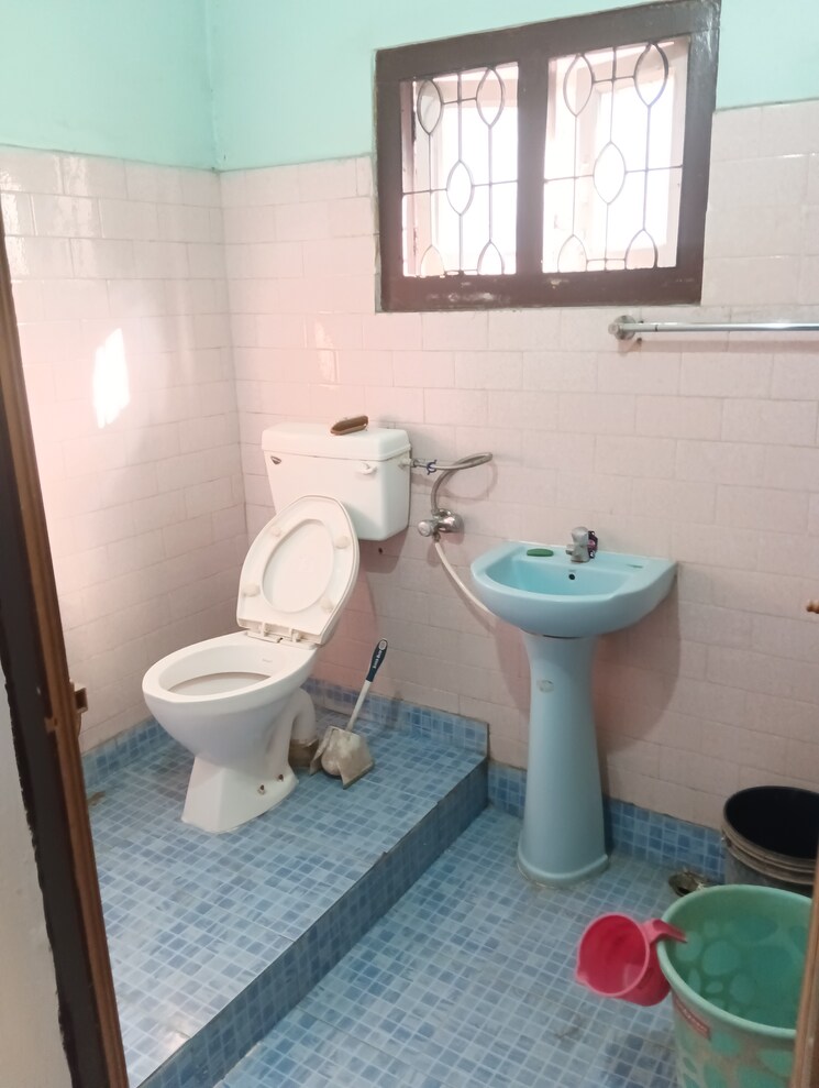 Bathroom, panjabari 1 Bedroom 500 Sq.Ft. Villa In Panjabari Guwahati 9504974