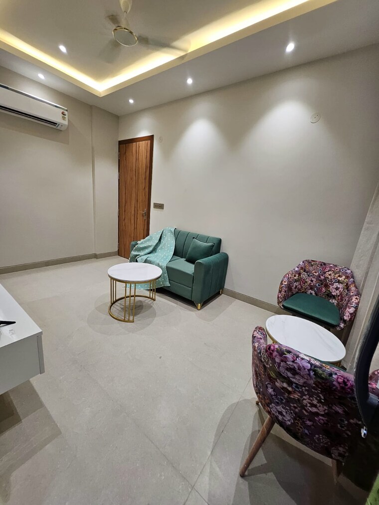 Living Room, sector 52 1 Bedroom 150 Sq.Yd. Builder Floor In Sector 52 Gurgaon 9504983