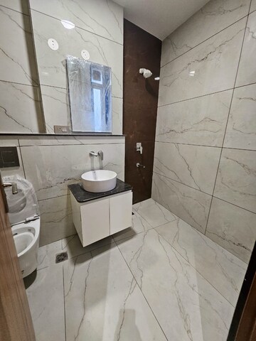 Attached Bathroom in 1 BHK Builder Floor at Sector 52 – for Rent