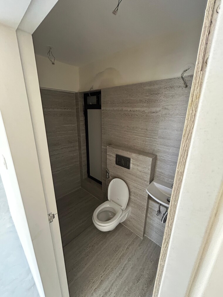 Bathroom, harasiddh-viraaj 1 Bedroom 421 Sq.Ft. Apartment In Malad East Mumbai 9505008