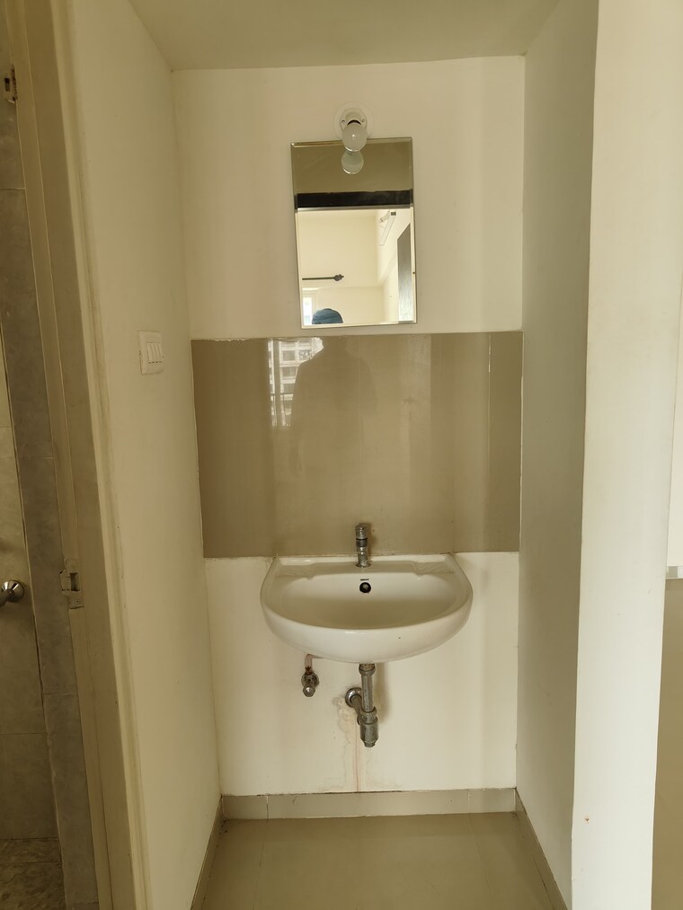 Bathroom, puranik-aldea-anexo 1 Bedroom 650 Sq.Ft. Apartment In Baner Pune 9505102