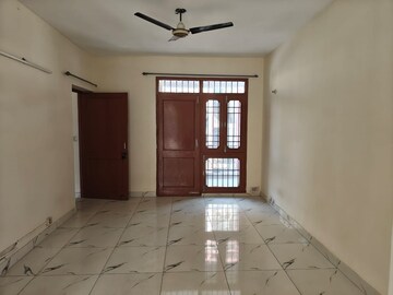 Bedroom in 2 BHK Apartment at Sector 5 – for Rent
