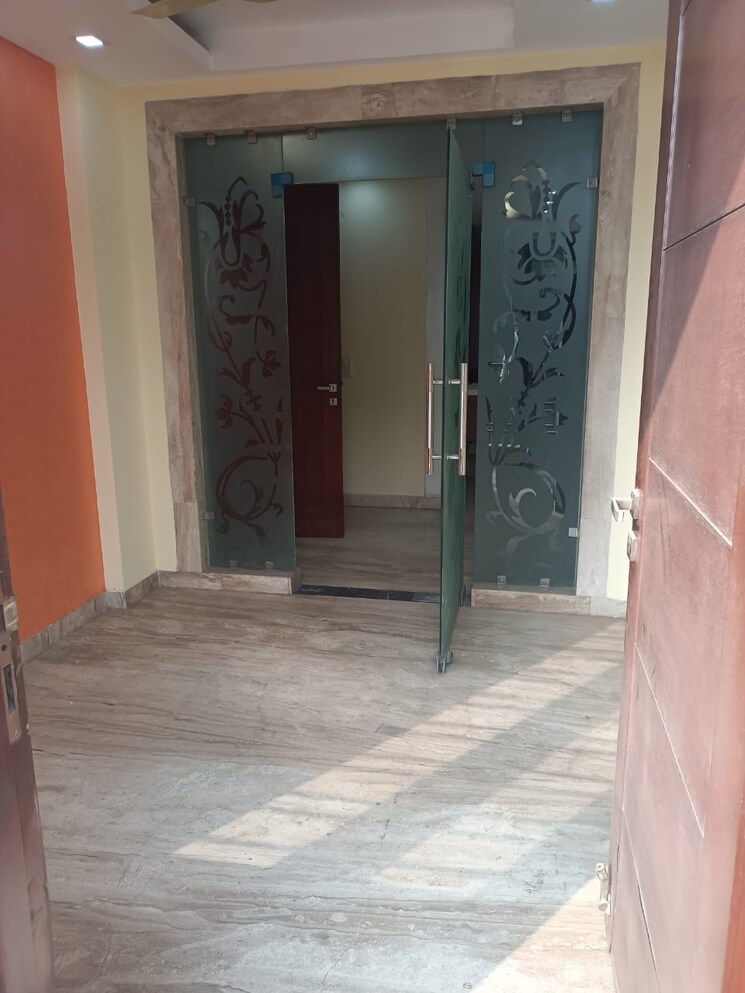 Living Room, surajmal vihar 3 Bedroom 1700 Sq.Ft. Builder Floor In Surajmal Vihar Delhi 9505171