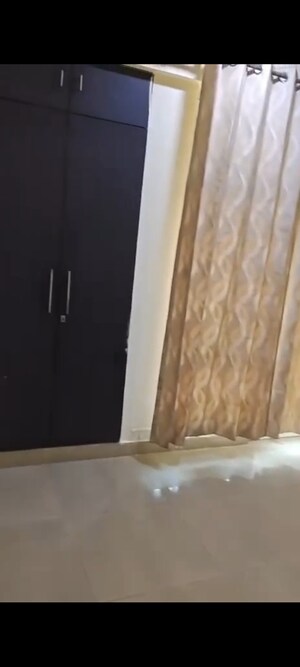 Furnished Amenities in 3 BHK Apartment at Gaur City 6th Avenue, Sector 4 Greater Noida – for Rent