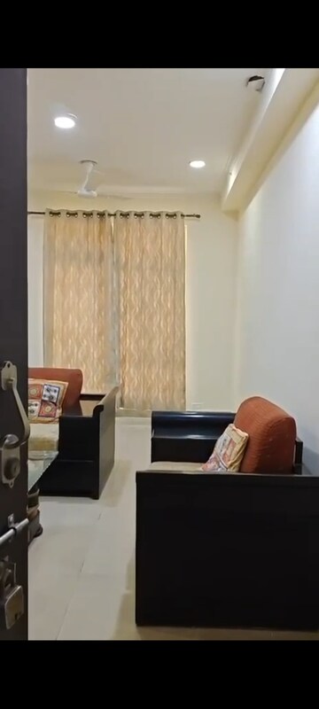 Furnished Amenities in 3 BHK Apartment at Gaur City 6th Avenue, Sector 4 Greater Noida – for Rent